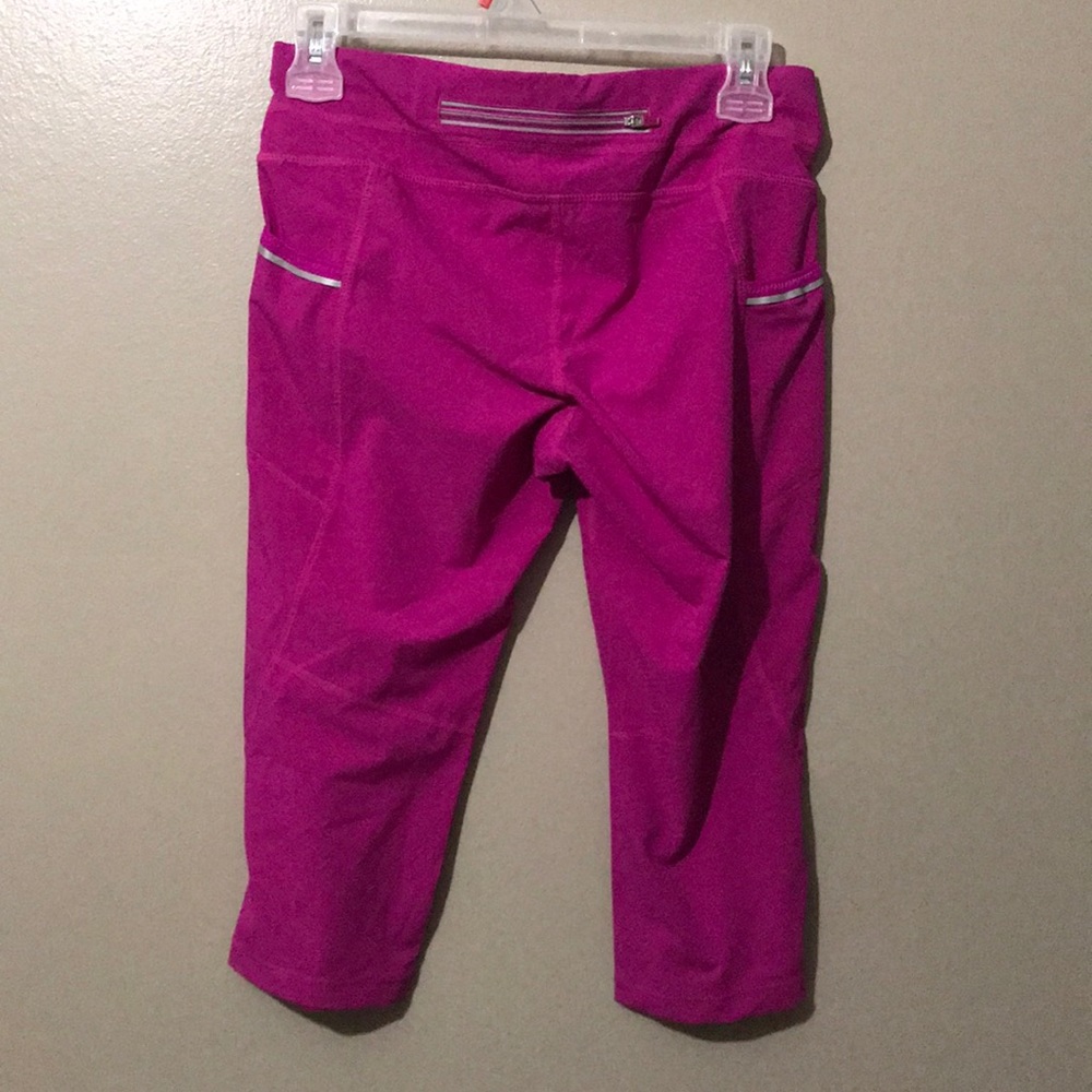 Athleta cropped leggings NWOT - Picture 2 of 3